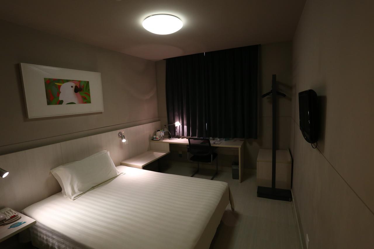 Magnolia Business Hotel Xining Railway Station Grand Cross Mojia Street المظهر الخارجي الصورة